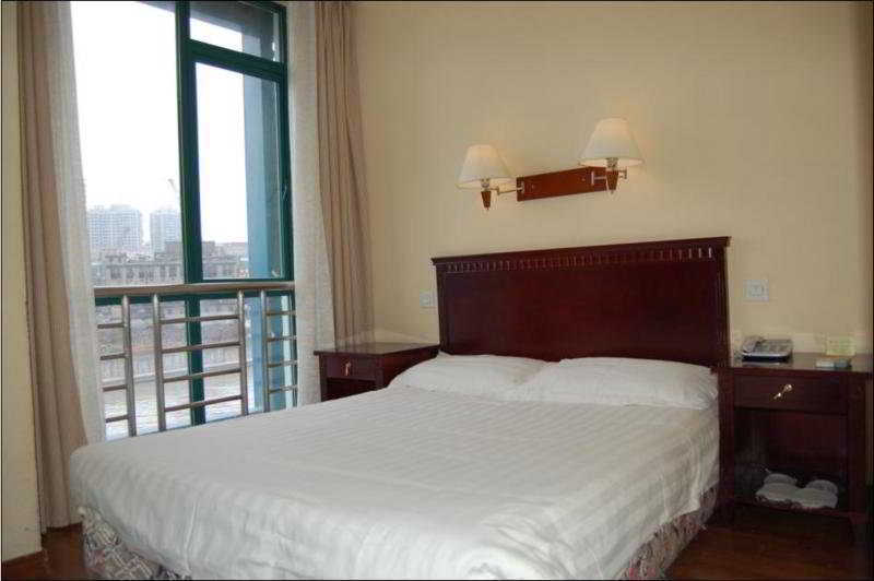 Lakeside Holiday Inn Shanghai Exteriör bild