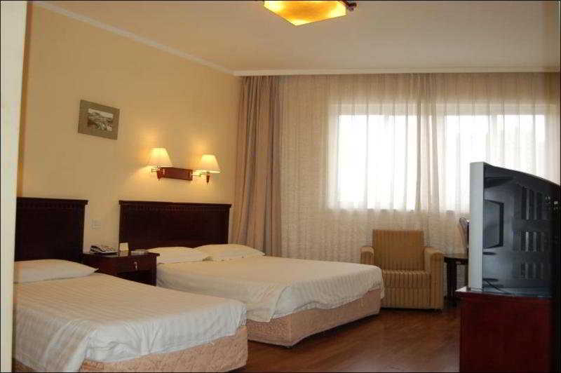 Lakeside Holiday Inn Shanghai Exteriör bild