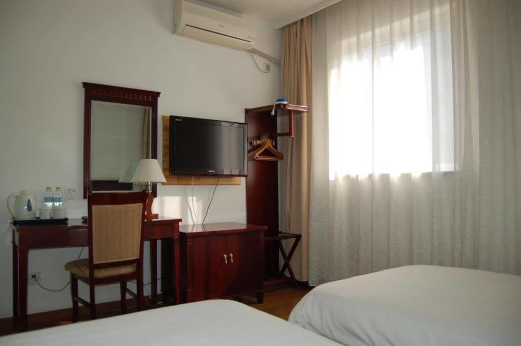 Lakeside Holiday Inn Shanghai Exteriör bild