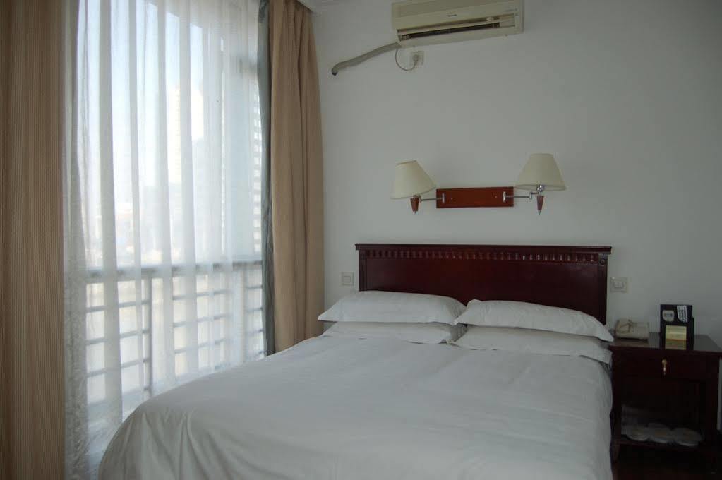 Lakeside Holiday Inn Shanghai Exteriör bild